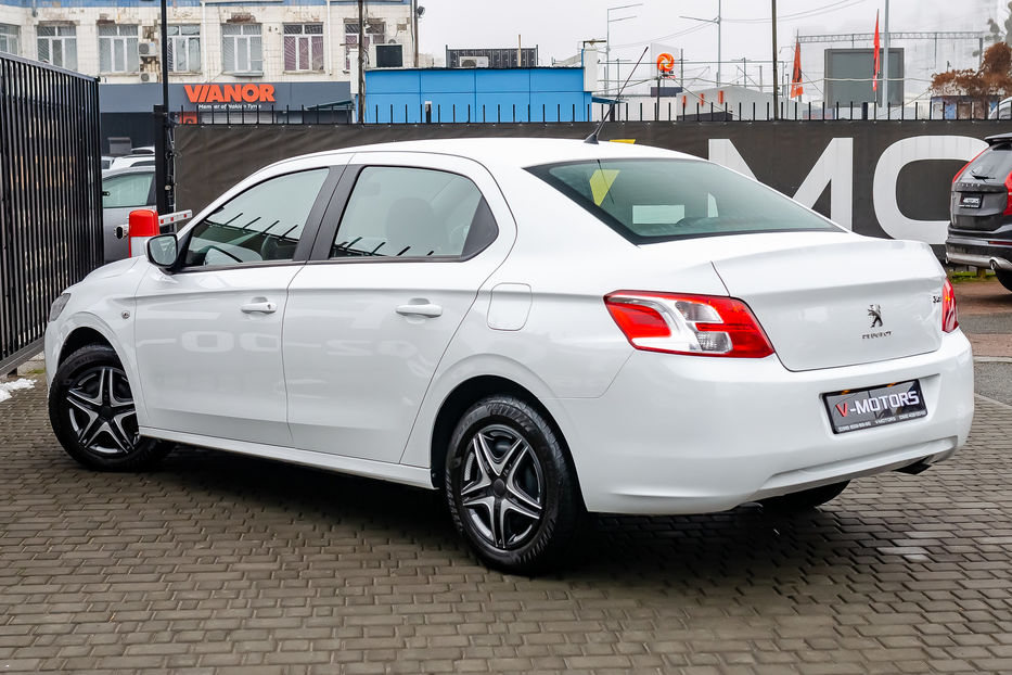 Продам Peugeot 301 1.6i 2013 года в Киеве