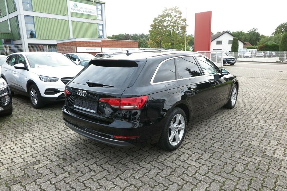 Продам Audi A4 Avant 2017 года в Киеве