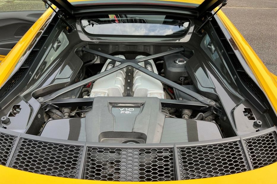 Продам Audi R8 Coupe 2017 года в Киеве