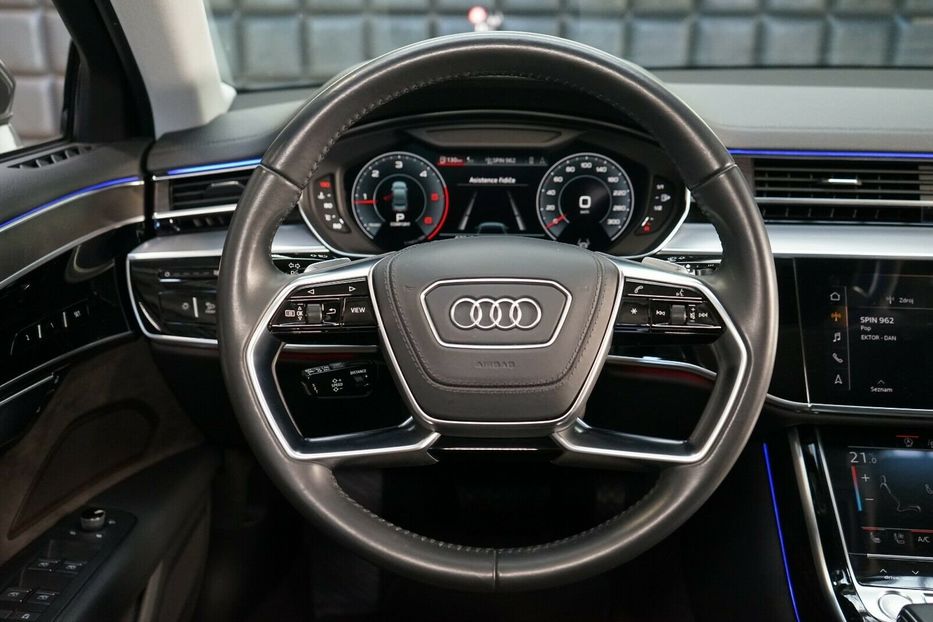 Продам Audi A8 Quattro 2018 года в Киеве
