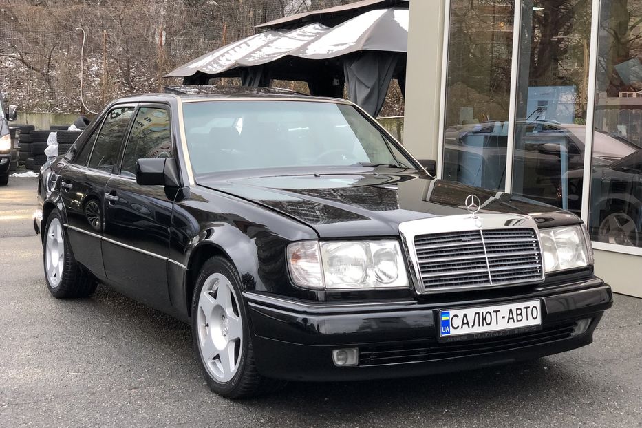 Продам Mercedes-Benz E-Class 1993 года в Киеве