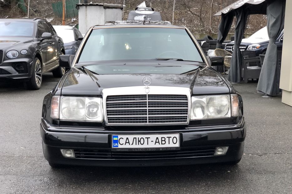 Продам Mercedes-Benz E-Class 1993 года в Киеве