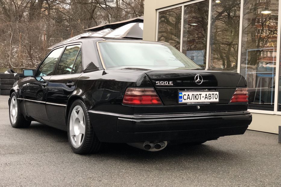 Продам Mercedes-Benz E-Class 1993 года в Киеве