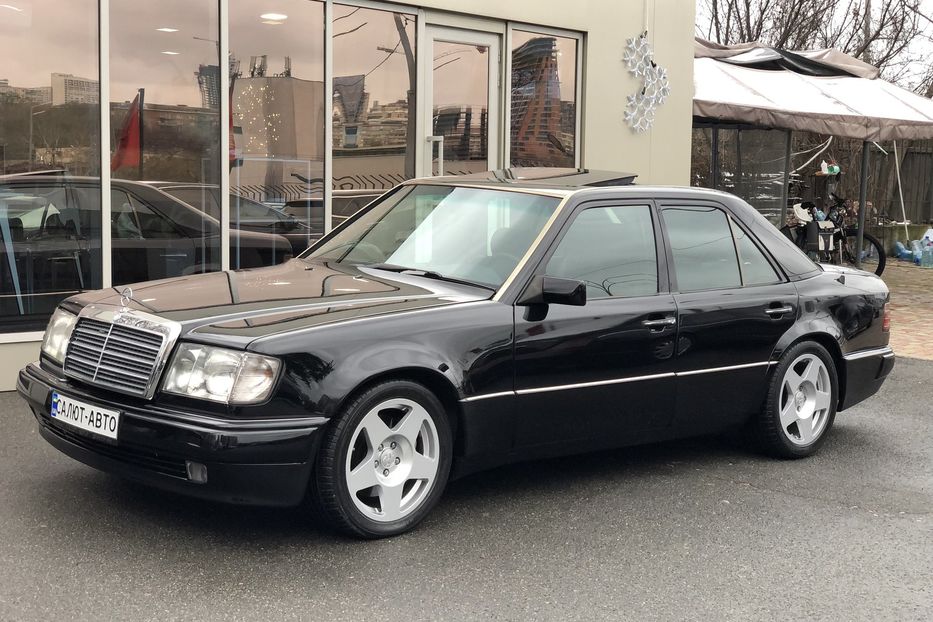 Продам Mercedes-Benz E-Class 1993 года в Киеве