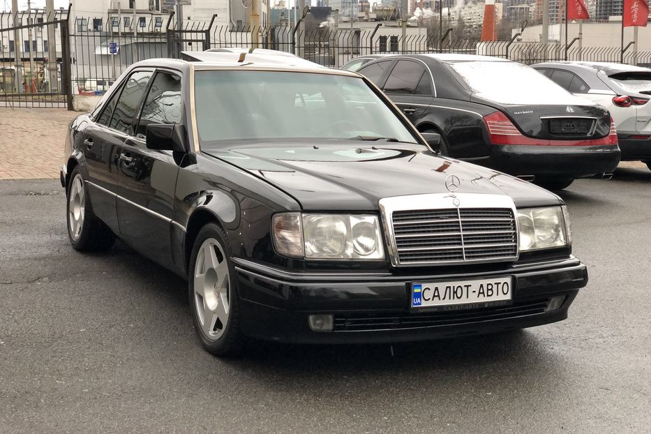 Продам Mercedes-Benz E-Class 1993 года в Киеве