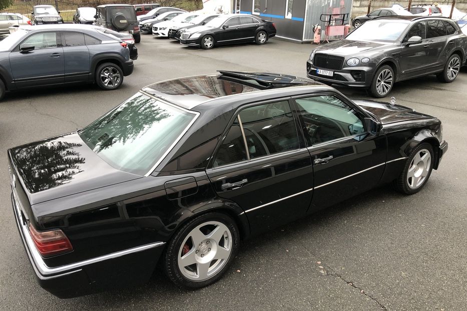 Продам Mercedes-Benz E-Class 1993 года в Киеве