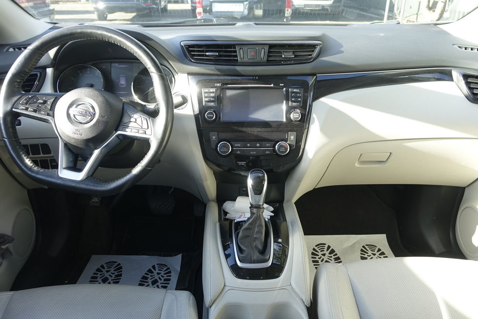 Продам Nissan Rogue SPORT SL AWD 2019 года в Одессе