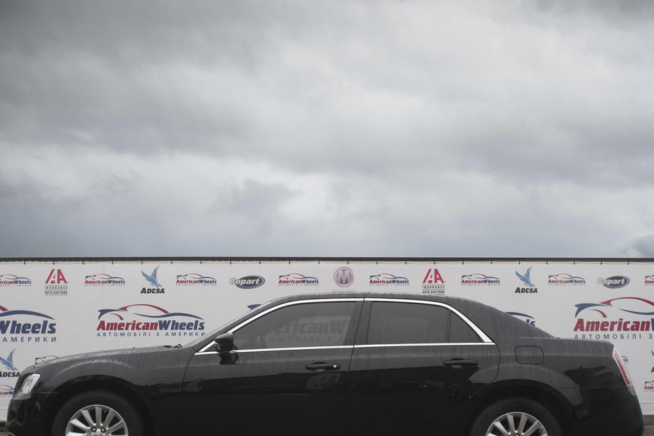Продам Chrysler 300 C 2014 года в Черновцах