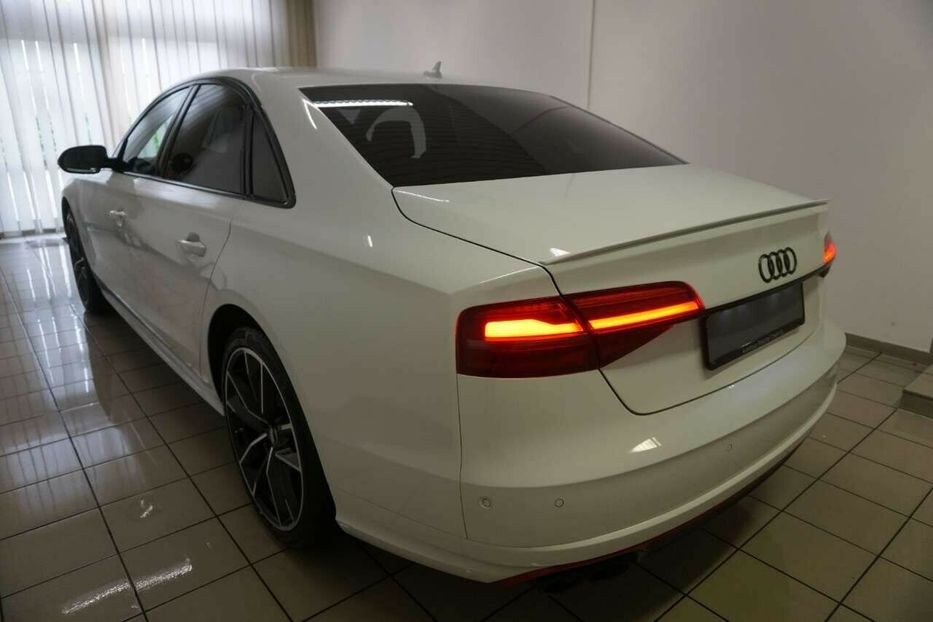 Продам Audi S8 Quattro 2018 года в Киеве
