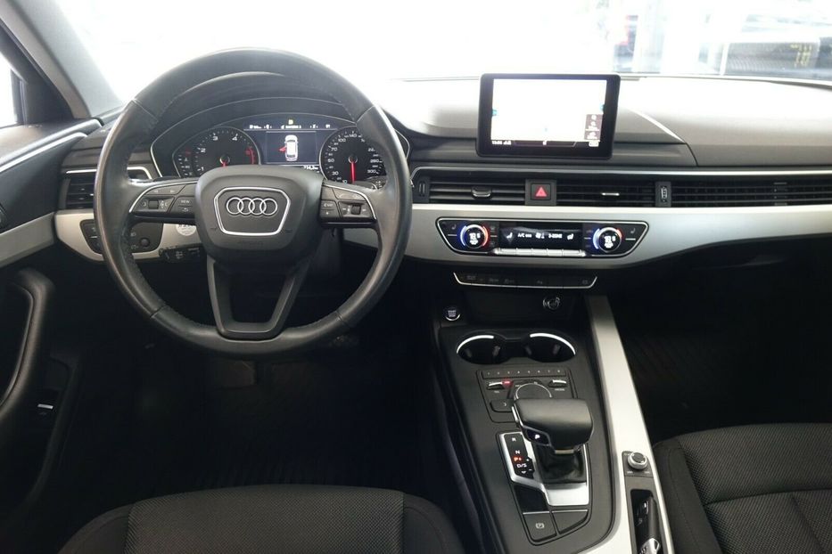 Продам Audi A4 2019 года в Киеве