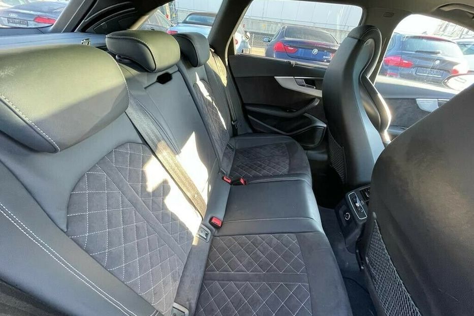 Продам Audi RS4  Quattro 2019 года в Киеве