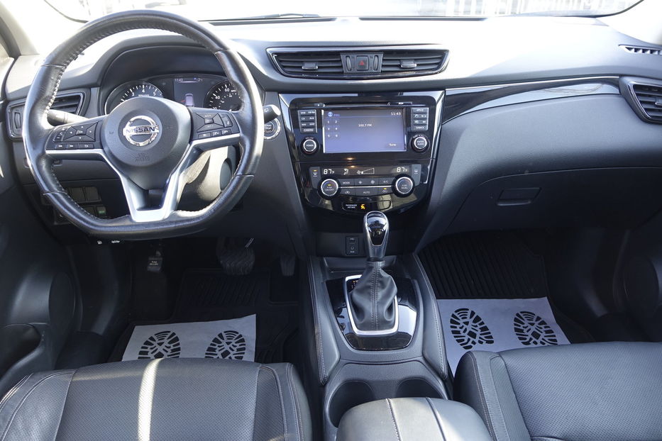 Продам Nissan Rogue SPORT SL  2018 года в Одессе