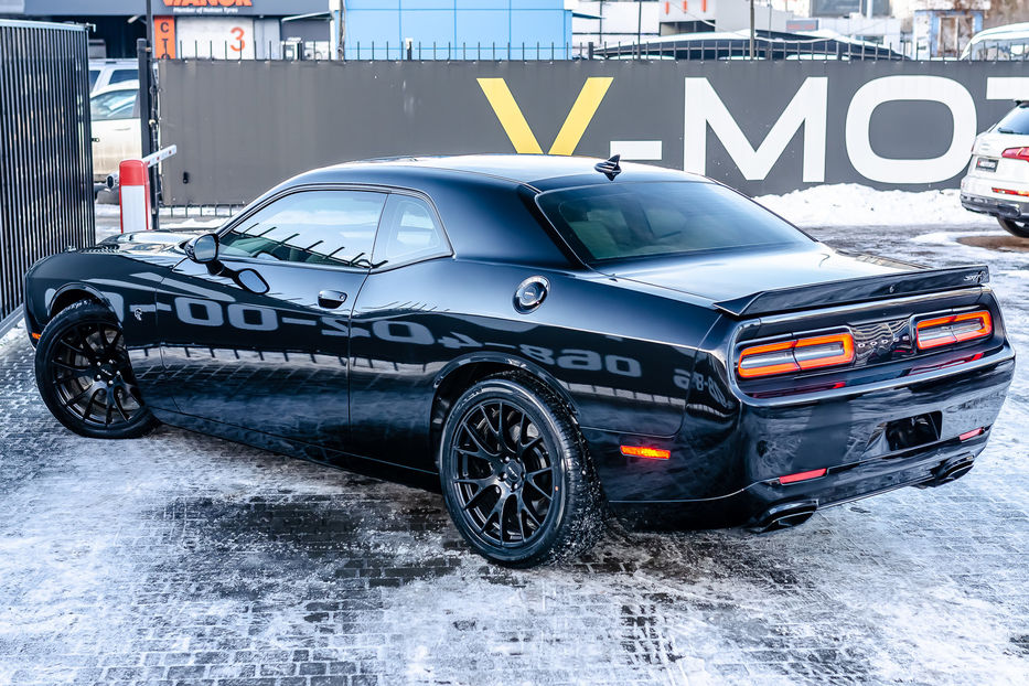 Продам Dodge Challenger  SRT HellCat 2018 года в Киеве