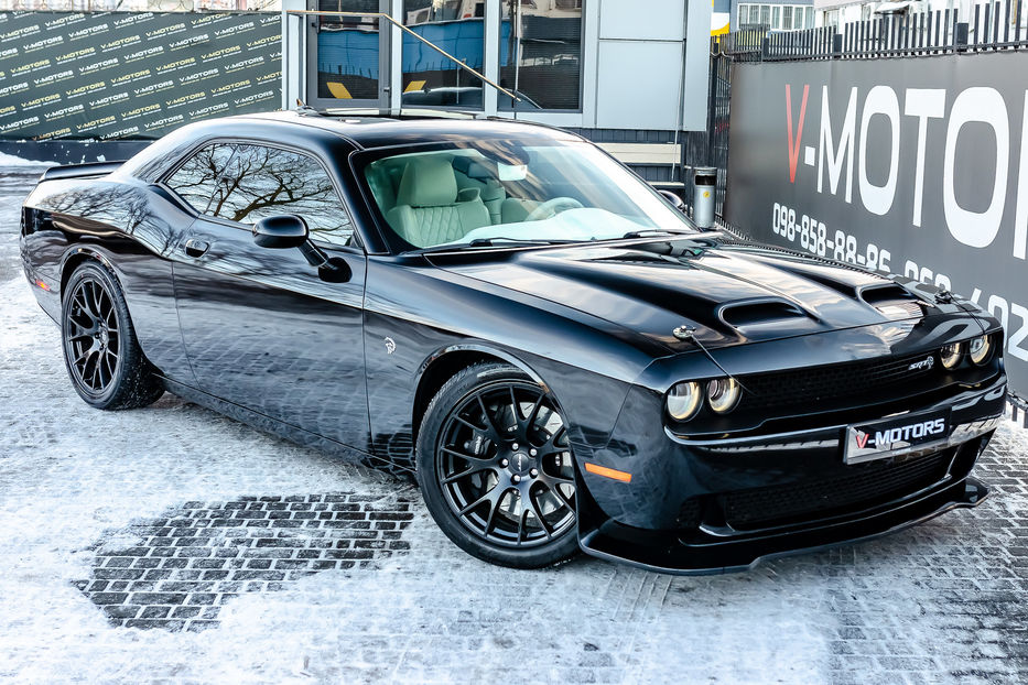 Продам Dodge Challenger  SRT HellCat 2018 года в Киеве