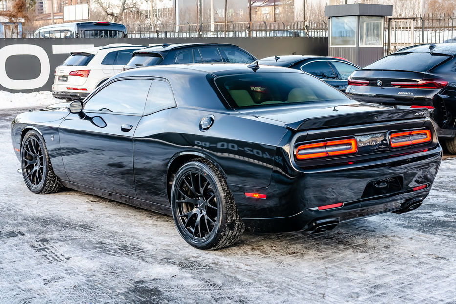 Продам Dodge Challenger  SRT HellCat 2018 года в Киеве