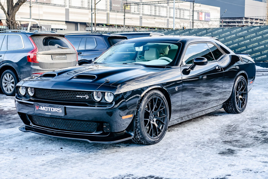 Продам Dodge Challenger  SRT HellCat 2018 года в Киеве