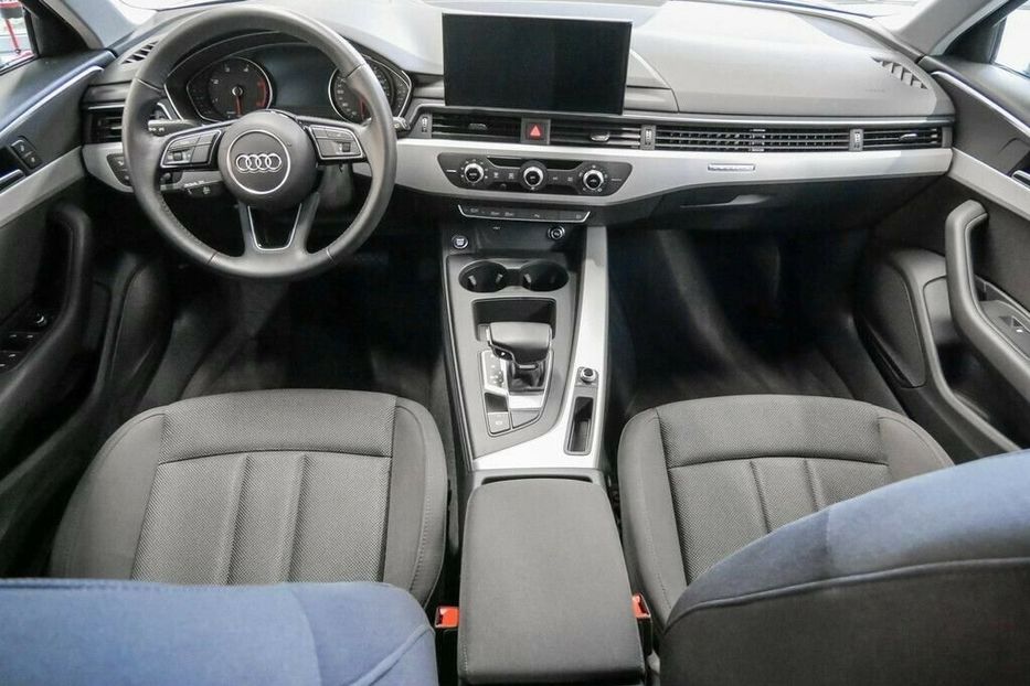 Продам Audi A4 Quattro 2020 года в Киеве