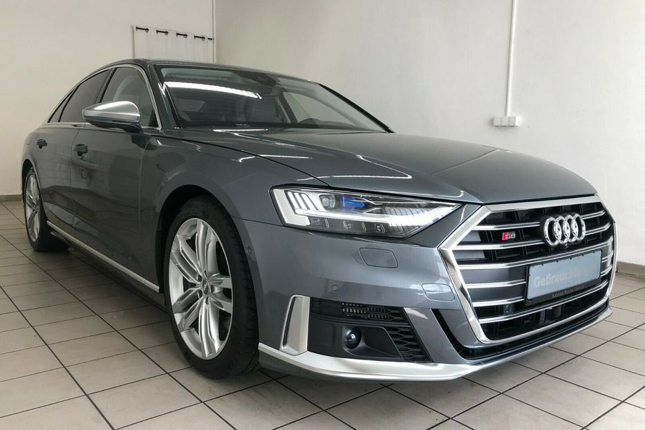 Продам Audi S8 Quattro 2020 года в Киеве