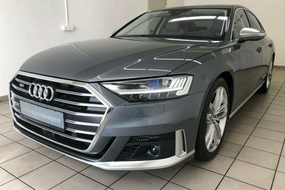 Продам Audi S8 Quattro 2020 года в Киеве