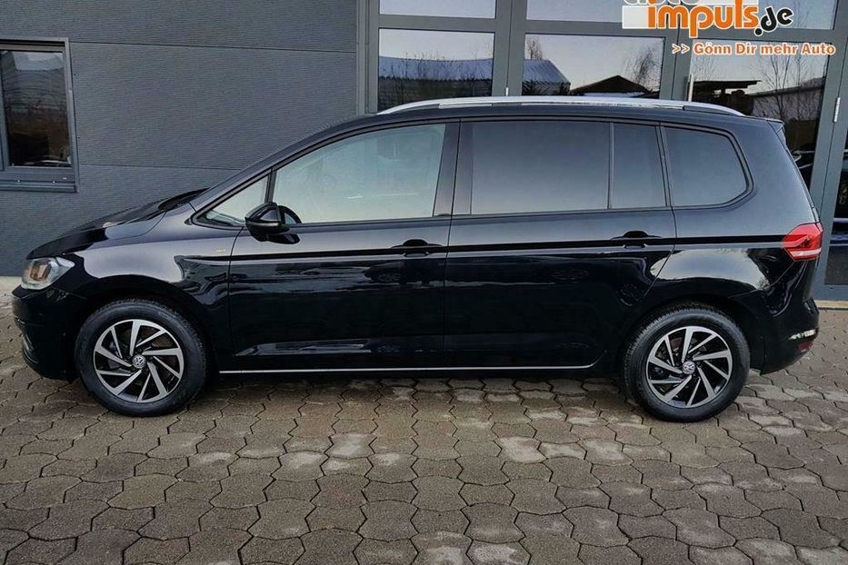 Продам Volkswagen Touran 2018 года в Киеве