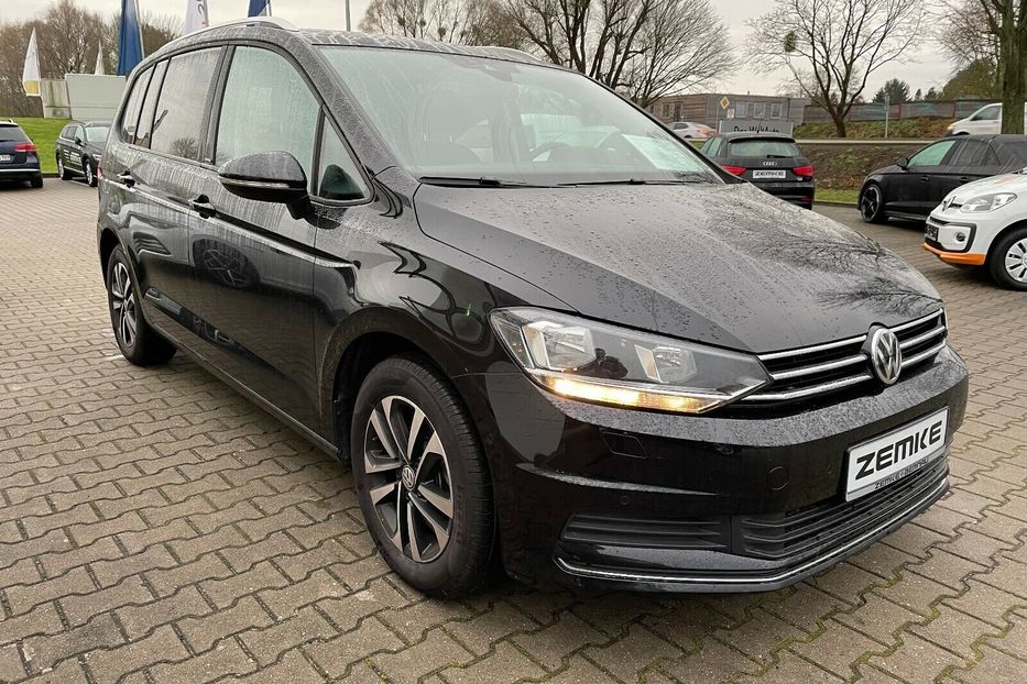 Продам Volkswagen Touran 2019 года в Киеве