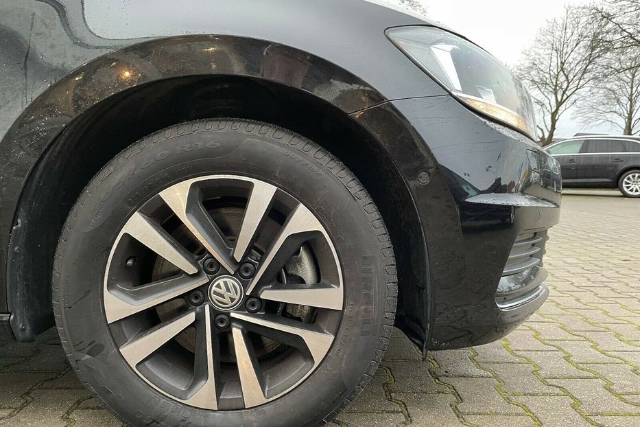 Продам Volkswagen Touran 2019 года в Киеве