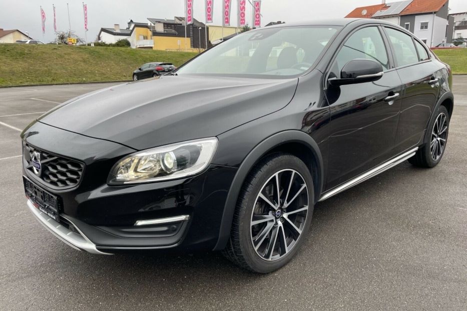 Продам Volvo S60 Cross Country D4 2018 года в Киеве