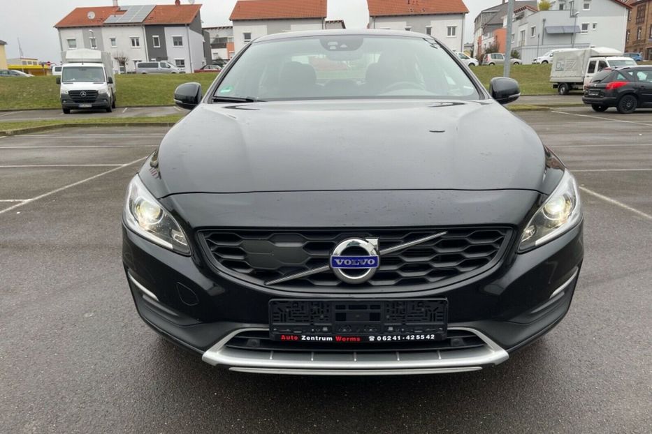 Продам Volvo S60 Cross Country D4 2018 года в Киеве