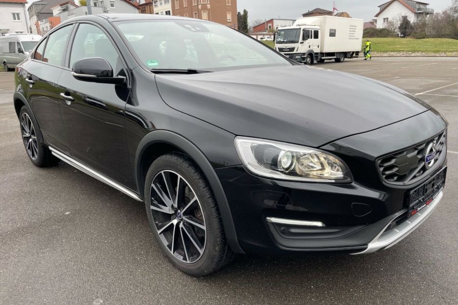 Продам Volvo S60 Cross Country D4 2018 года в Киеве