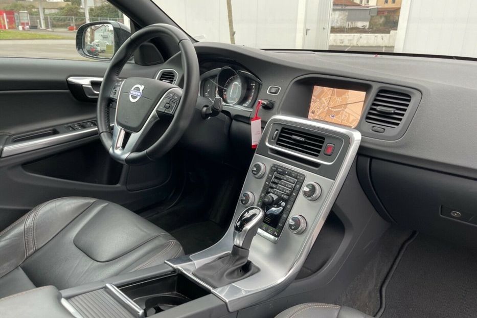 Продам Volvo S60 Cross Country D4 2018 года в Киеве