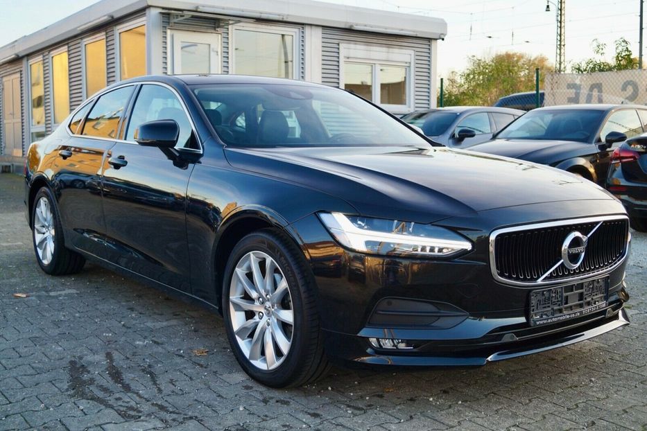 Продам Volvo S90 Momentum 2018 года в Киеве