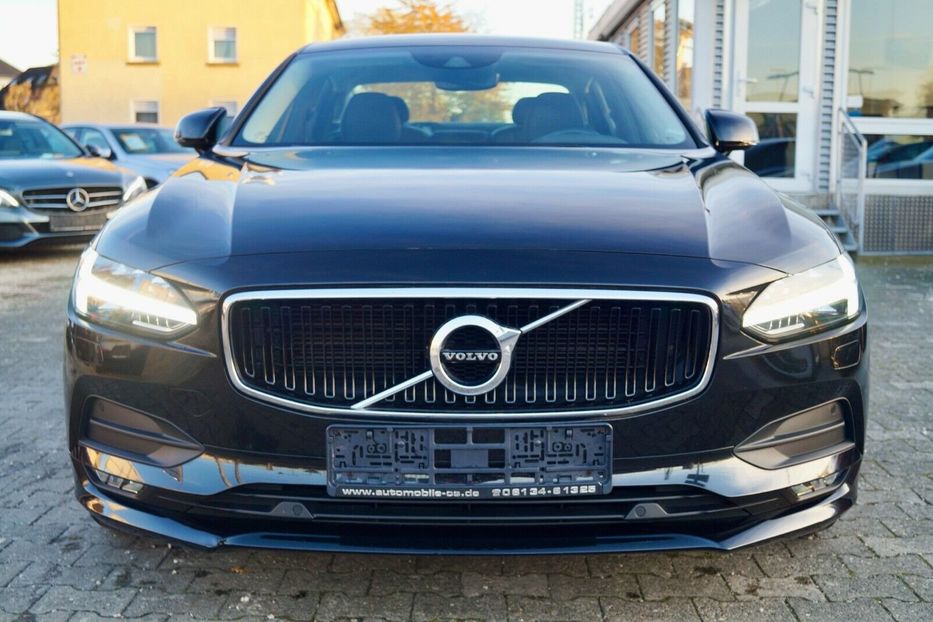 Продам Volvo S90 Momentum 2018 года в Киеве