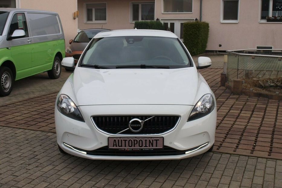 Продам Volvo V40 2018 года в Киеве