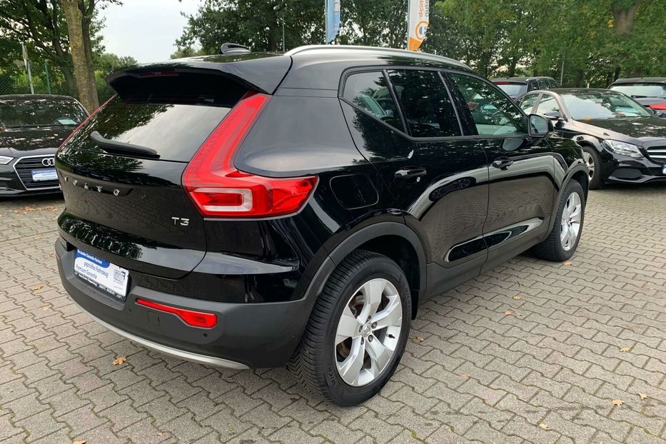 Продам Volvo A XC40 D4 AWD 2018 года в Киеве