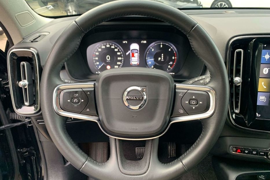 Продам Volvo A XC40 D4 AWD 2018 года в Киеве