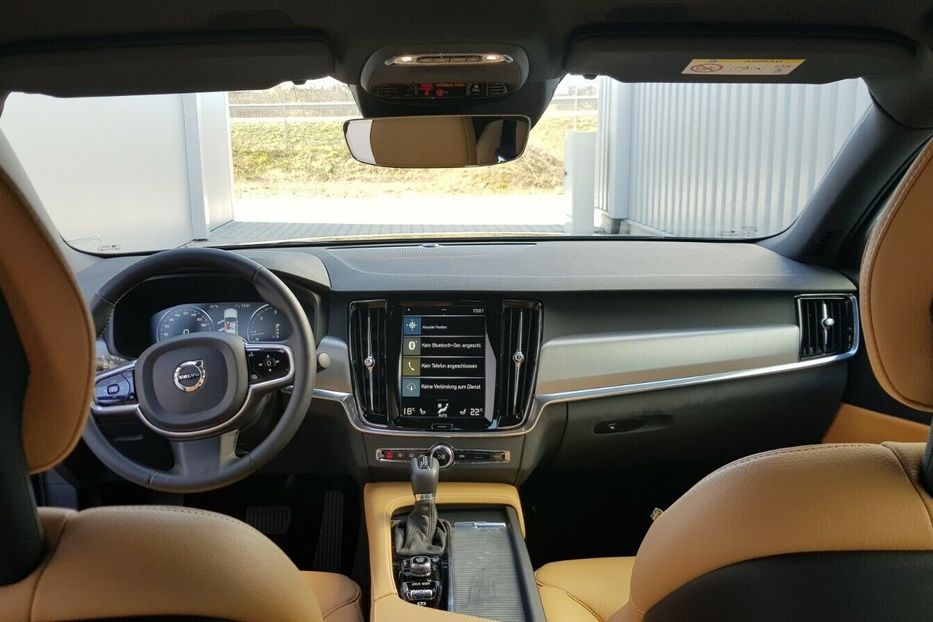 Продам Volvo S90 D4 Momentum 2019 года в Киеве