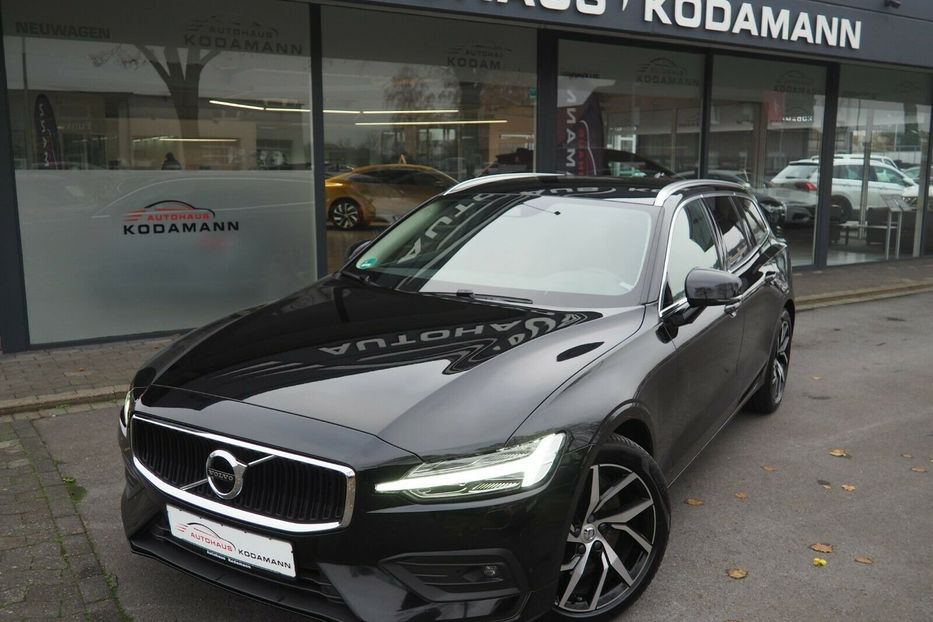 Продам Volvo V60 D3 Momentum 2019 года в Киеве