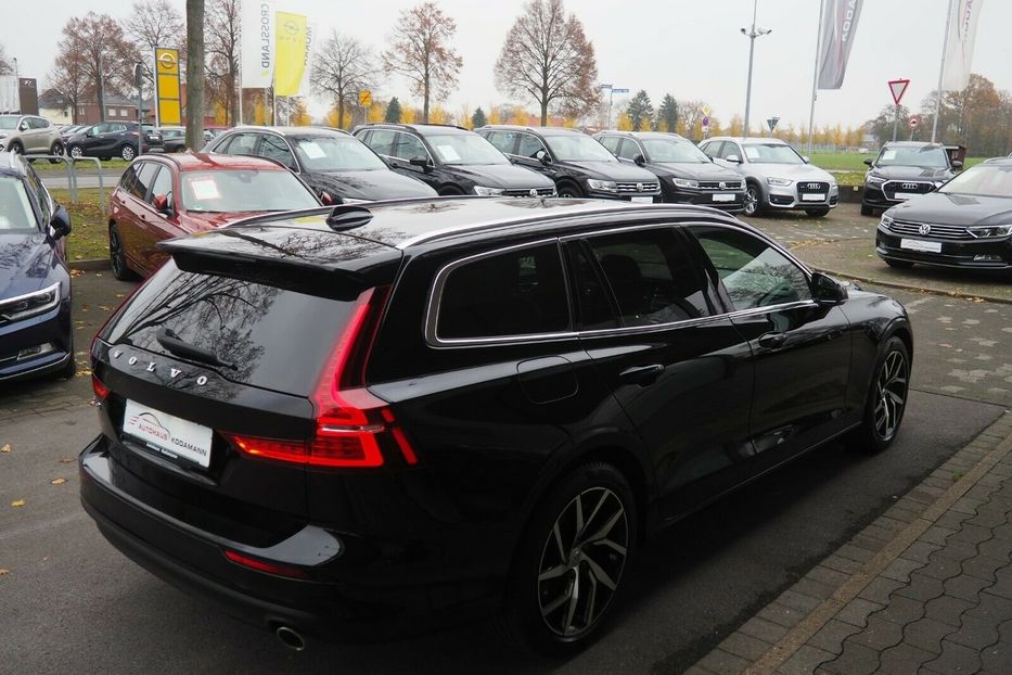 Продам Volvo V60 D3 Momentum 2019 года в Киеве