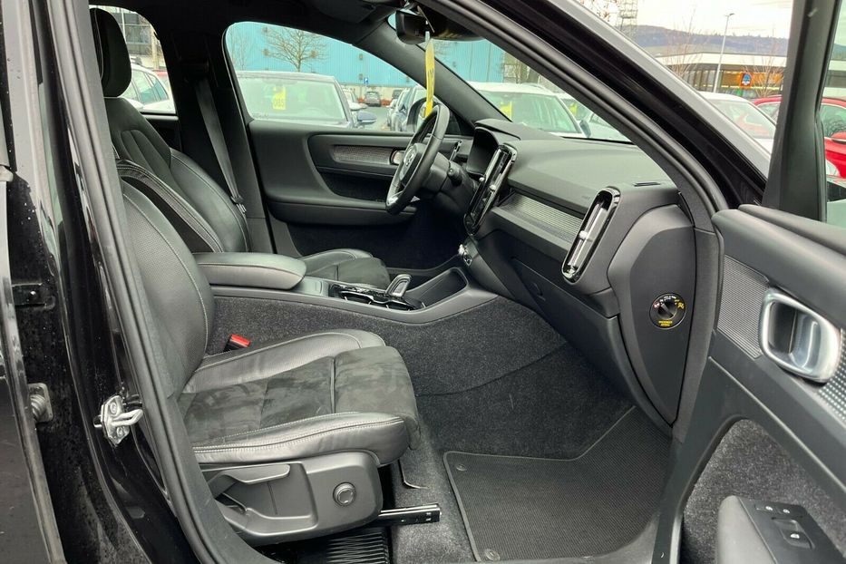 Продам Volvo A XC40 R Design AWD 2019 года в Киеве