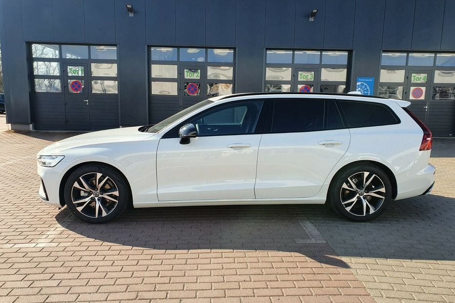 Продам Volvo V60 D3 R Design 2020 года в Киеве