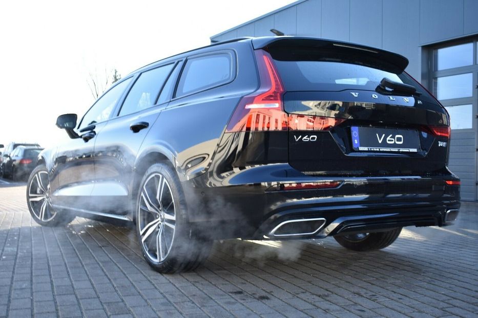 Продам Volvo V60 T8 R Design 2020 года в Киеве