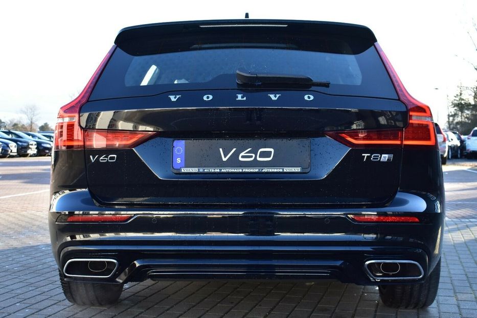 Продам Volvo V60 T8 R Design 2020 года в Киеве