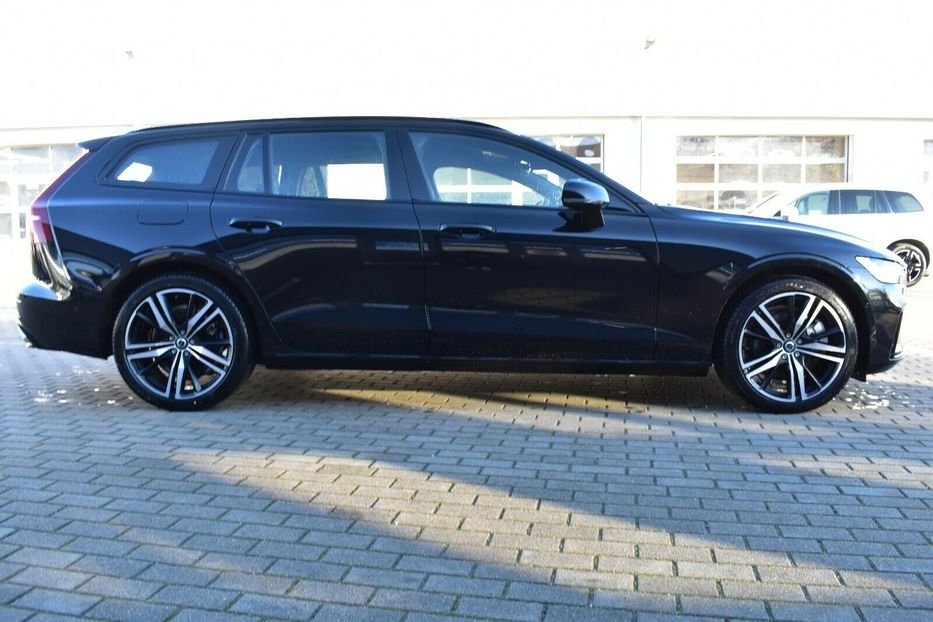 Продам Volvo V60 T8 R Design 2020 года в Киеве