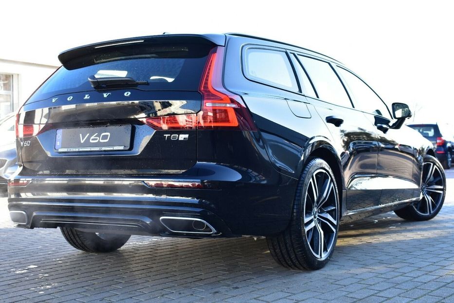 Продам Volvo V60 T8 R Design 2020 года в Киеве