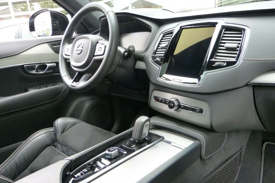 Продам Volvo XC90 R Design B5 AWD 2020 года в Киеве