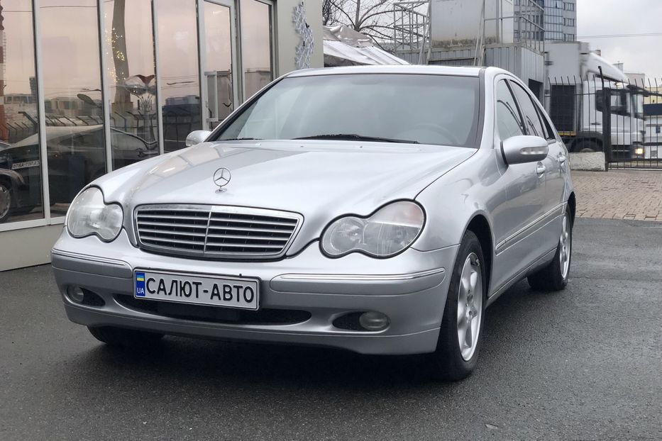 Продам Mercedes-Benz C-Class 240 2000 года в Киеве