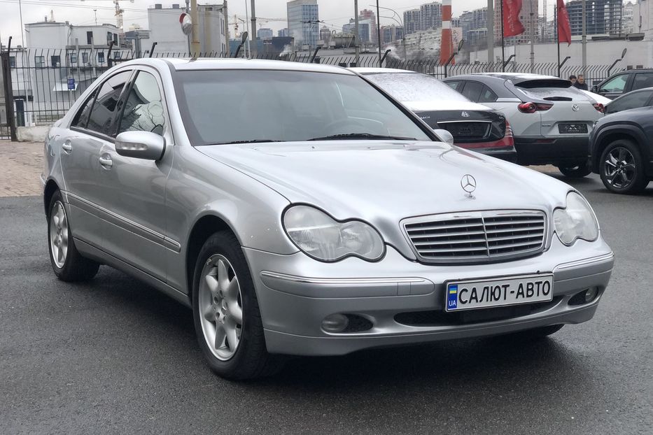 Продам Mercedes-Benz C-Class 240 2000 года в Киеве