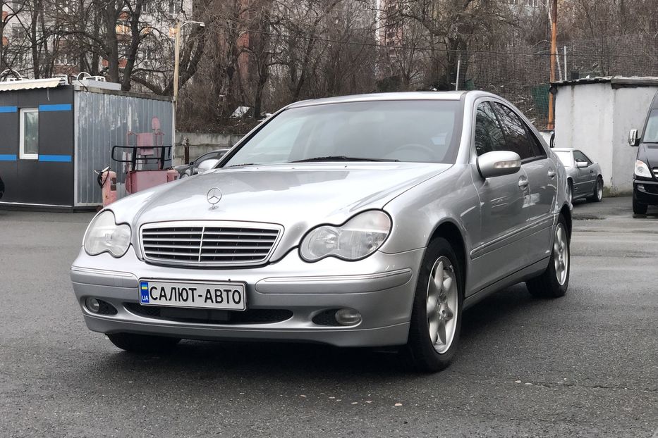 Продам Mercedes-Benz C-Class 240 2000 года в Киеве