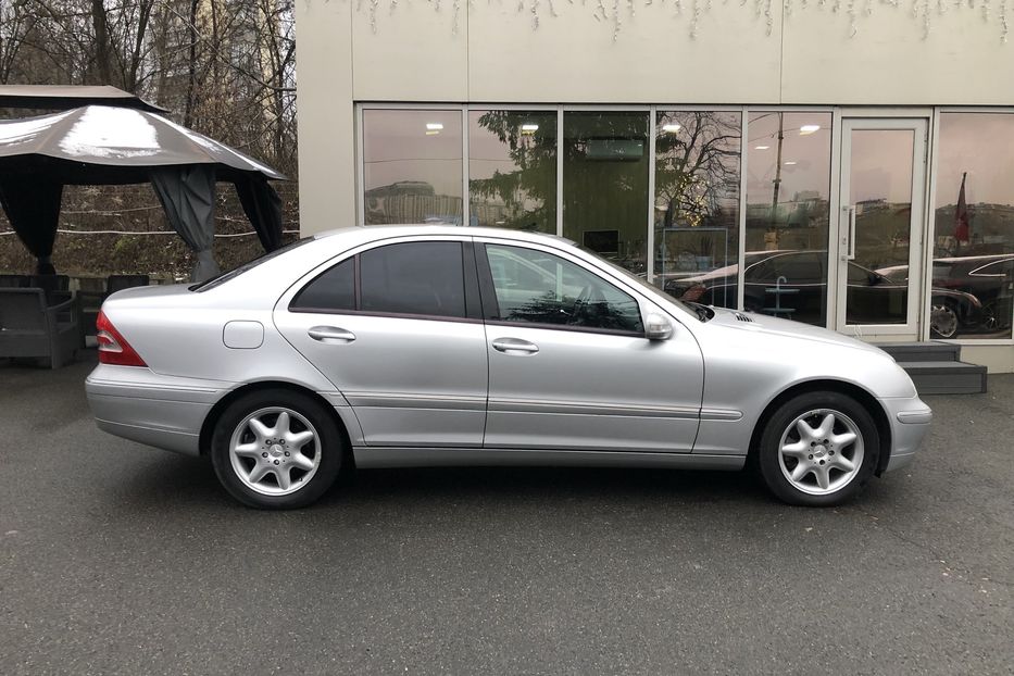 Продам Mercedes-Benz C-Class 240 2000 года в Киеве