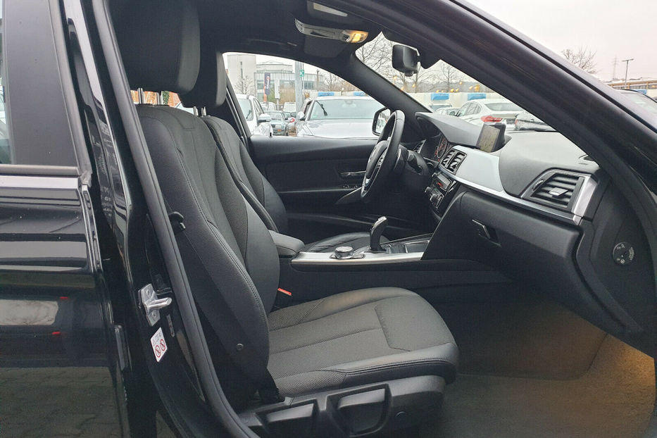 Продам BMW 330 d Sport 2017 года в Киеве